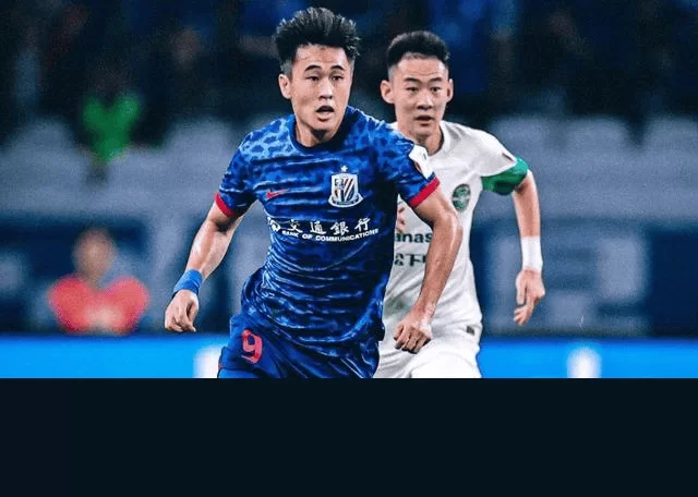 疯狂!曝申花夺冠功勋或投奔死敌海港,搭档茹萨组“超级双腰”!_阿马杜_中场_赛季